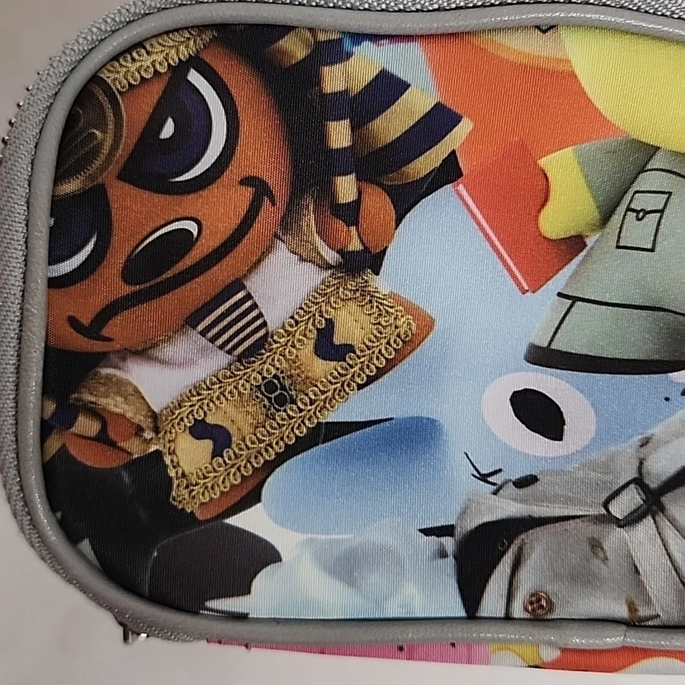 Kidrobot Vintage Rare Y2K Multicolor Pile Up Print Robot Amazing Zip Bag